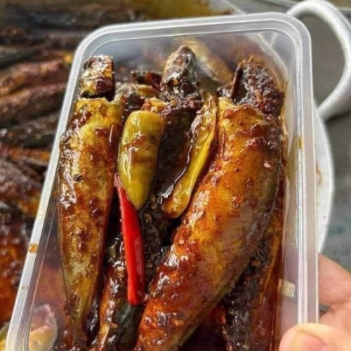 Cá nục kho keo kiểu Huế